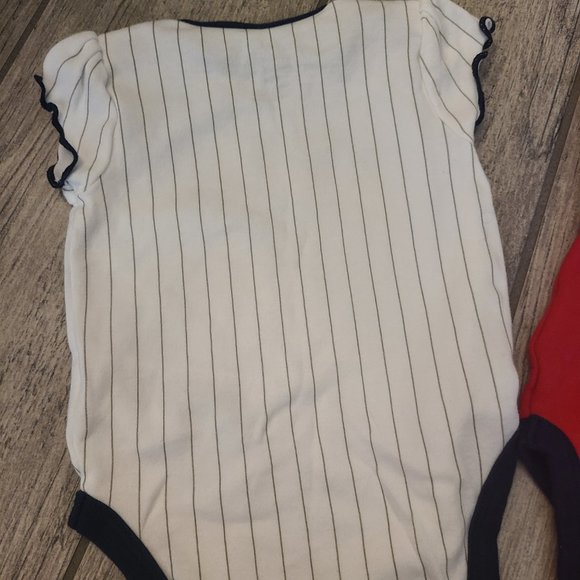 🏷 3/$15 or 5/$20 MLB Boston Red Sox baby onesies red white 3-6M - Picture 5 of 7